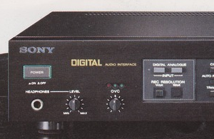 PCM-процессор-Sony PCM-553ESD.png